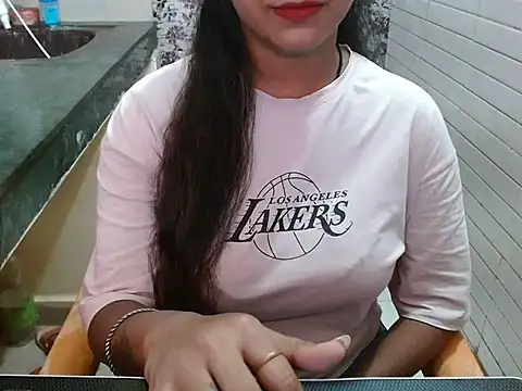 Snapshot of LovingPihu chatting on 09/11/25, 06:02 LovingPihu online show from 09/11/25, 06:02