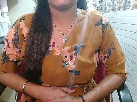 LovingPihu online show from 03/21/26, 08:41