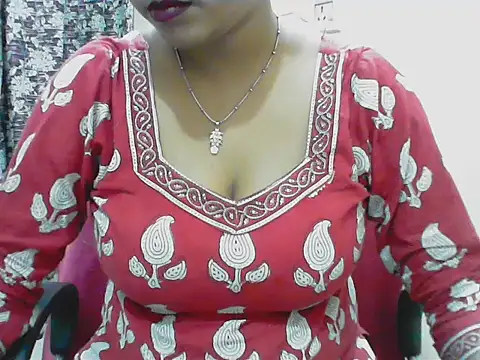 Snapshot of LovingPihu chatting on 05/21/26, 06:00 LovingPihu online show from 05/21/26, 06:00