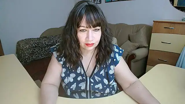 Lucretia Goldi  online show from 12/02/25, 11:06