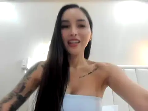 Snapshot of CaliAsian chatting on 07/19/26, 09:28 CaliAsian online show from 07/19/26, 09:28