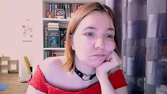 Snapshot of BrattyFoxyGirl chatting on 03/05/25, 05:39 BrattyFoxyGirl online show from 03/05/25, 05:39