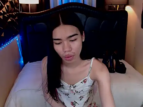 Snapshot of VerSexTs chatting on 07/17/26, 08:00 VerSexTs online show from 07/17/26, 08:00