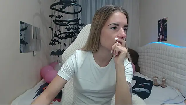 DeboraHorny online show from 10/20/25, 06:04