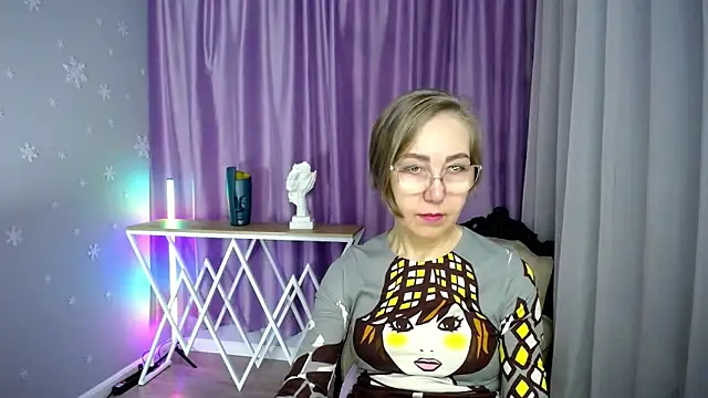 Snapshot of queen_a_n_i chatting on 10/26/25, 10:04 queen a n i online show from 10/26/25, 10:04