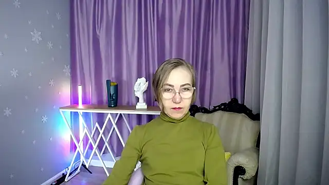 Snapshot of queen_a_n_i chatting on 11/23/25, 10:14 queen a n i online show from 11/23/25, 10:14