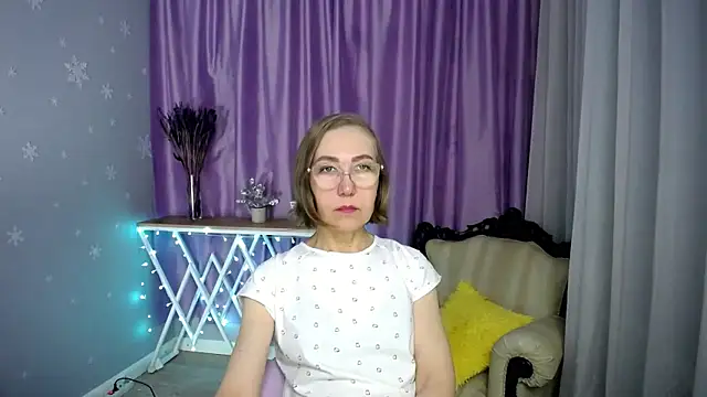 queen a n i online show from 03/24/26, 08:03