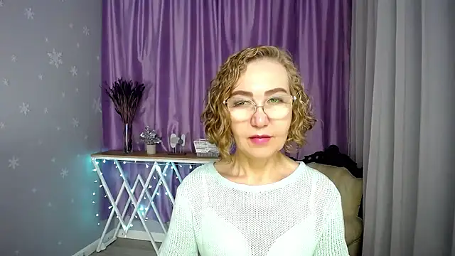 queen a n i online show from 07/11/26, 06:03