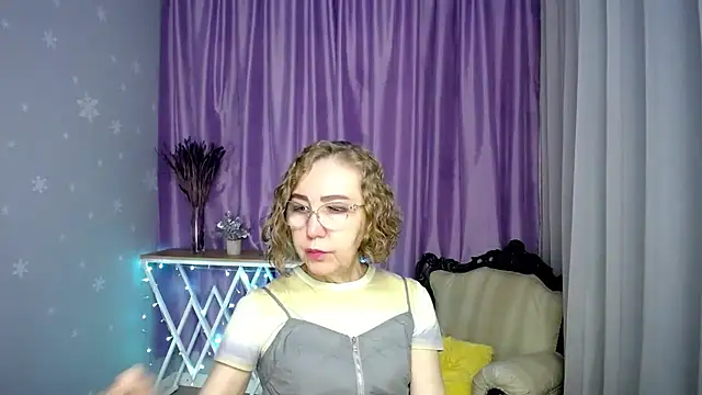 queen a n i online show from 07/12/26, 08:26