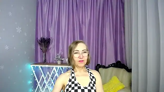 queen a n i online show from 04/07/26, 10:28