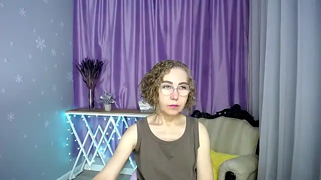 queen a n i online show from 07/03/26, 07:26