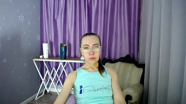 Snapshot of queen_a_n_i chatting on 02/01/25, 05:39 queen a n i online show from 02/01/25, 05:39
