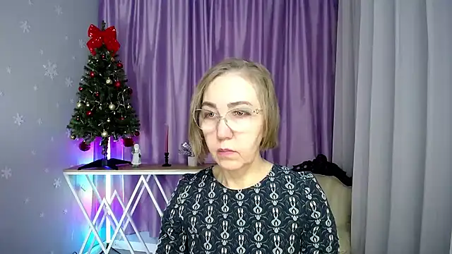queen a n i online show from 12/20/25, 11:02