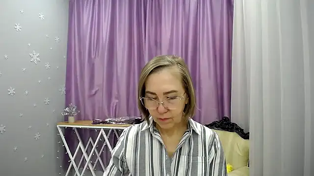 queen a n i online show from 03/08/26, 07:44