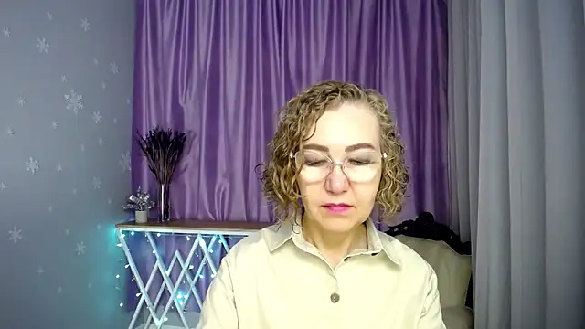 queen a n i online show from 06/15/26, 04:56