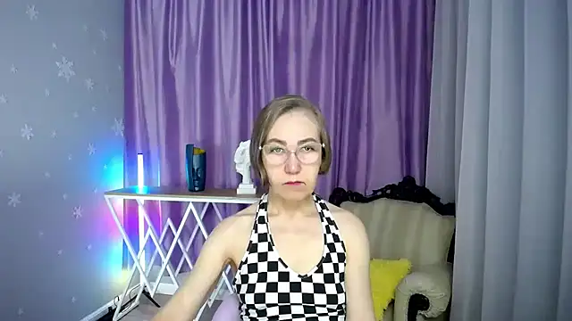 Snapshot of queen_a_n_i chatting on 11/26/25, 08:36 queen a n i online show from 11/26/25, 08:36