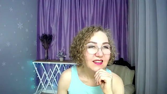 queen a n i online show from 05/11/26, 02:45