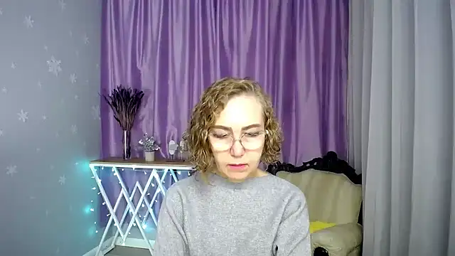 queen a n i online show from 07/19/26, 05:05