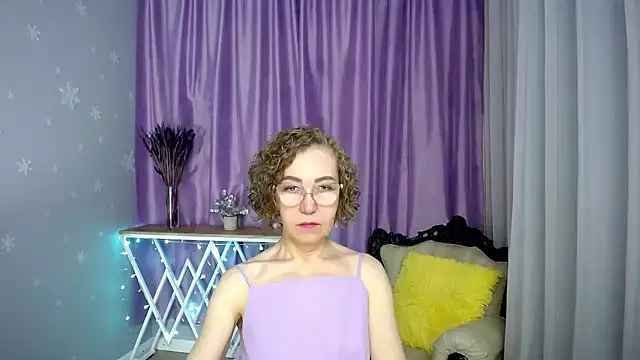 queen a n i online show from 05/17/26, 09:42