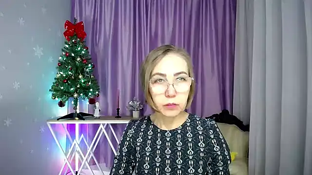 queen a n i online show from 12/21/25, 10:39