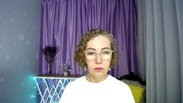 queen a n i online show from 05/24/26, 07:30