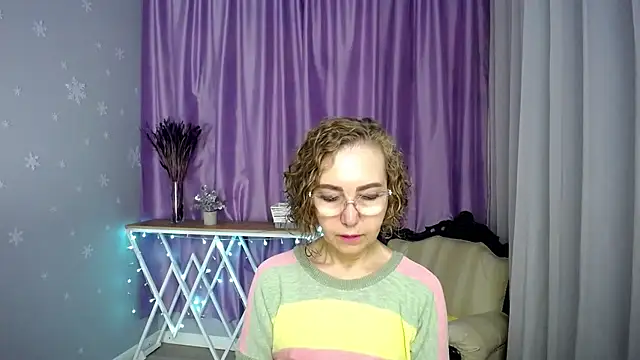 queen a n i online show from 07/04/26, 07:04