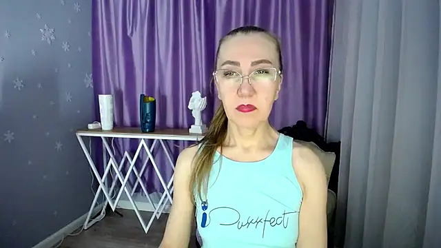 Snapshot of queen_a_n_i chatting on 02/01/25, 11:53 queen a n i online show from 02/01/25, 11:53