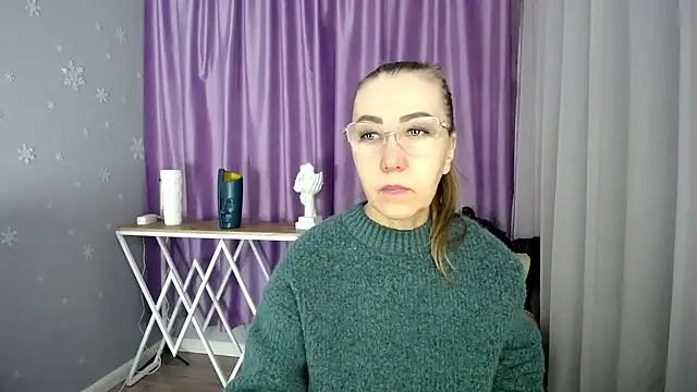 Snapshot of queen_a_n_i chatting on 03/19/25, 08:34 queen a n i online show from 03/19/25, 08:34