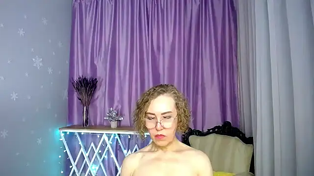 queen a n i online show from 05/11/26, 04:04