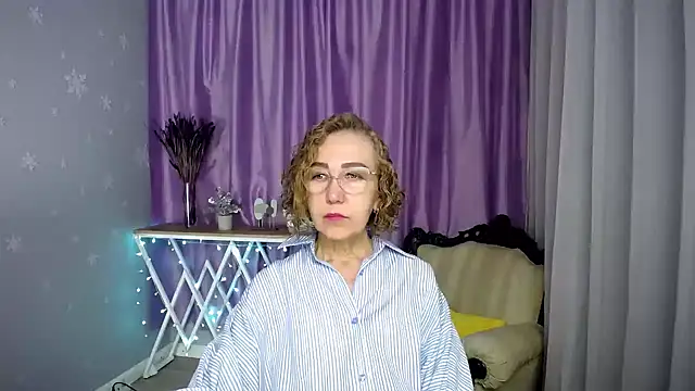 queen a n i online show from 07/22/26, 06:15