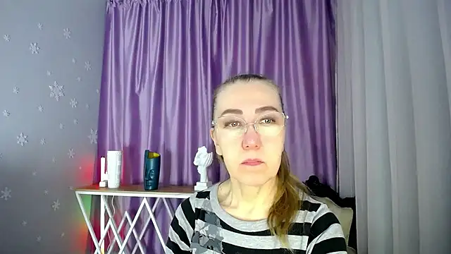 Snapshot of queen_a_n_i chatting on 02/22/25, 09:01 queen a n i online show from 02/22/25, 09:01