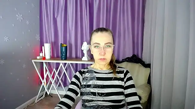 Snapshot of queen_a_n_i chatting on 03/07/25, 06:13 queen a n i online show from 03/07/25, 06:13