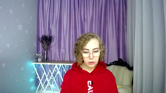 queen a n i online show from 06/06/26, 12:10