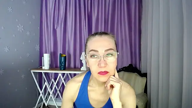 Snapshot of queen_a_n_i chatting on 02/11/25, 11:09 queen a n i online show from 02/11/25, 11:09