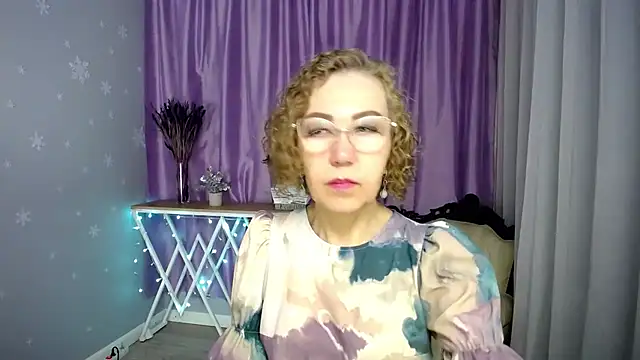 queen a n i online show from 06/20/26, 05:56