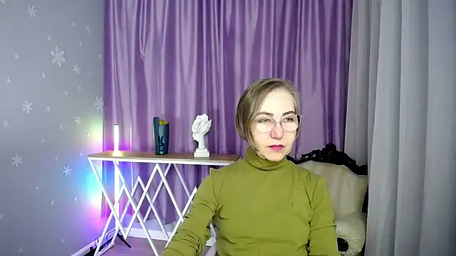 Snapshot of queen_a_n_i chatting on 11/22/25, 08:57 queen a n i online show from 11/22/25, 08:57