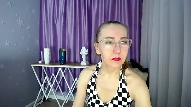Snapshot of queen_a_n_i chatting on 02/26/25, 09:01 queen a n i online show from 02/26/25, 09:01