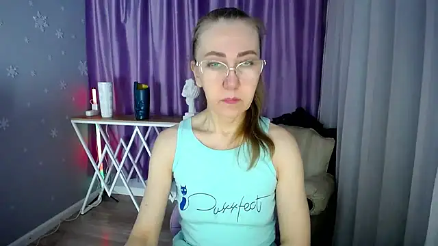Snapshot of queen_a_n_i chatting on 02/26/25, 05:57 queen a n i online show from 02/26/25, 05:57