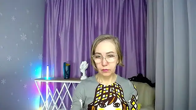 Snapshot of queen_a_n_i chatting on 11/09/25, 11:25 queen a n i online show from 11/09/25, 11:25