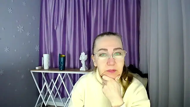 Snapshot of queen_a_n_i chatting on 03/09/25, 08:29 queen a n i online show from 03/09/25, 08:29
