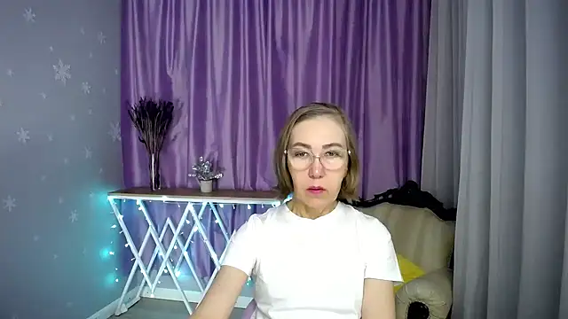 queen a n i online show from 03/22/26, 08:27