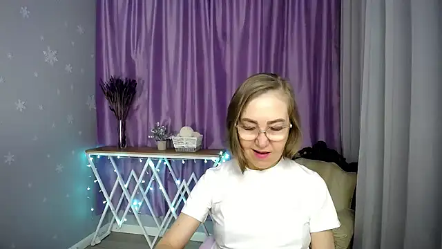 queen a n i online show from 04/05/26, 10:11