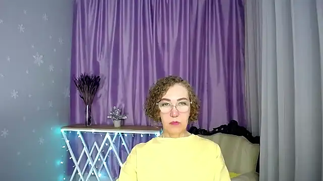 queen a n i online show from 05/15/26, 08:01