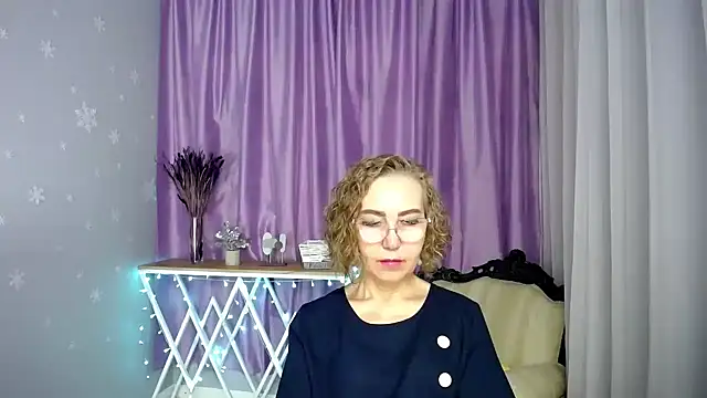 queen a n i online show from 07/08/26, 08:59