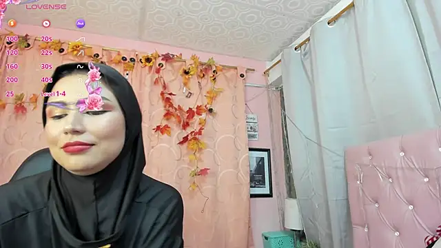 Snapshot of DarshaKhemu chatting on 10/04/25, 09:27 DarshaKhemu online show from 10/04/25, 09:27