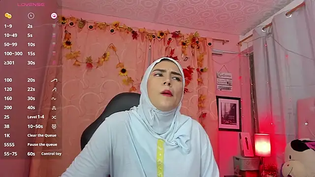 Snapshot of DarshaKhemu chatting on 03/12/25, 12:53 DarshaKhemu online show from 03/12/25, 12:53