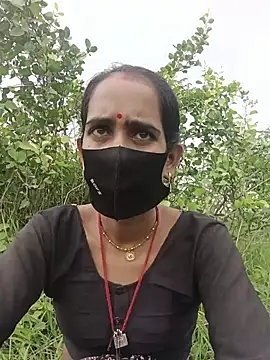 Snapshot of Mohni_Das chatting on 07/19/26, 05:05 Mohni Das online show from 07/19/26, 05:05