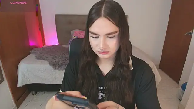 Snapshot of Miley_Baker chatting on 06/19/26, 03:07 Miley Baker online show from 06/19/26, 03:07