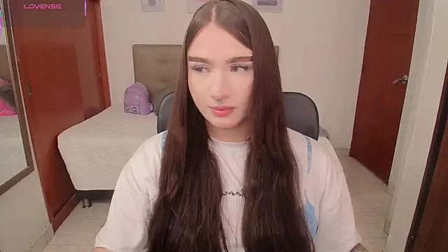 Snapshot of Miley_Baker chatting on 02/25/26, 01:44 Miley Baker online show from 02/25/26, 01:44