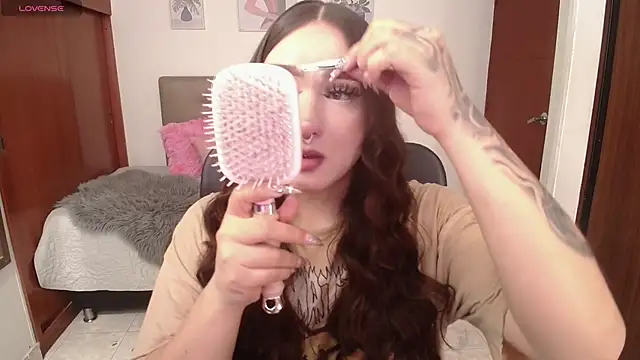 Miley Baker online show from 12/04/25, 02:49